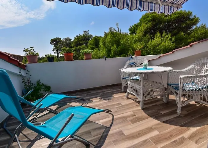 In With Terrace, Air Conditioning, Wi-fi, Washing Machine Appartement Vir