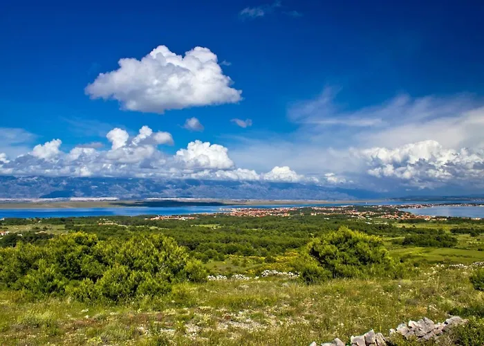 Appartement In With Terrace, Air Conditioning, Wi-fi, Washing Machine