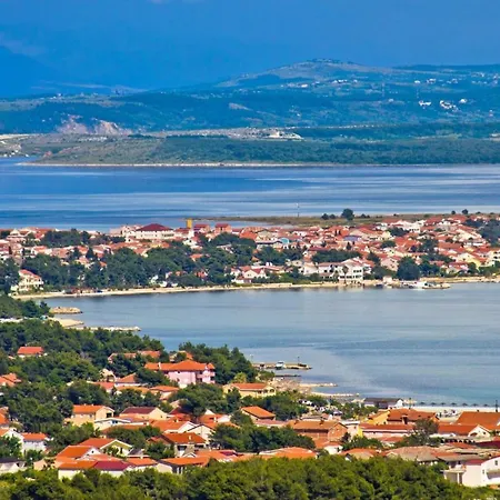 Appartement In With Terrace, Air Conditioning, Wi-fi, Washing Machine