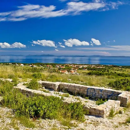 Appartement In With Terrace, Air Conditioning, Wi-fi, Washing Machine Vir