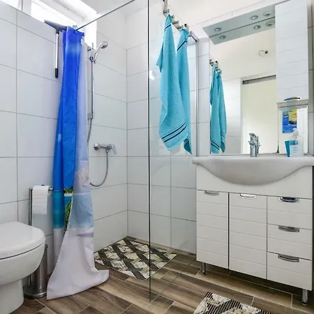 In With Terrace, Air Conditioning, Wi-fi, Washing Machine Appartement