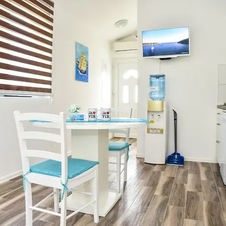 In With Terrace, Air Conditioning, Wi-fi, Washing Machine * Vir