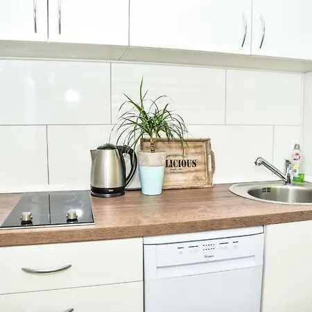 In With Terrace, Air Conditioning, Wi-fi, Washing Machine Apartment Vir