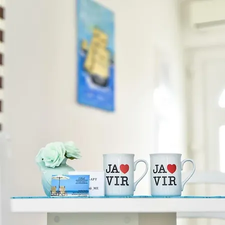 Appartement In With Terrace, Air Conditioning, Wi-fi, Washing Machine *