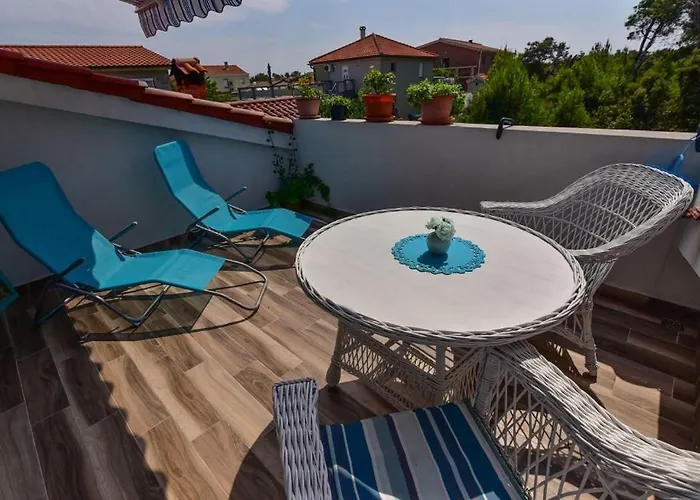 Appartamento In With Terrace, Air Conditioning, Wi-fi, Washing Machine